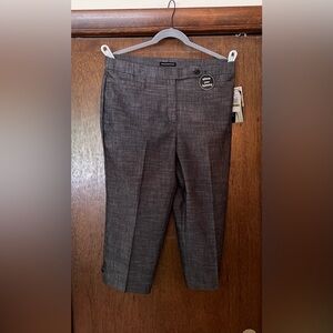Counterparts Size 14 Black Capri Pants NWT (T2)